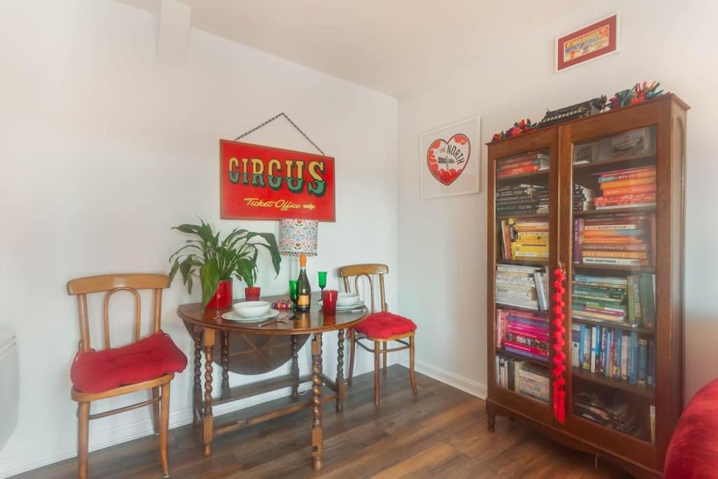 Alnwick Book Nook - Dog Friendly Lejlighed Eksteriør billede